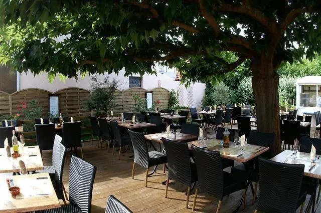 Chez Jean Paul Hotel 2*