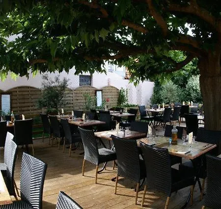 Chez Jean Paul Hotel 2*