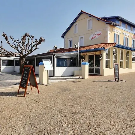 Chez Jean Paul Hotel 2*