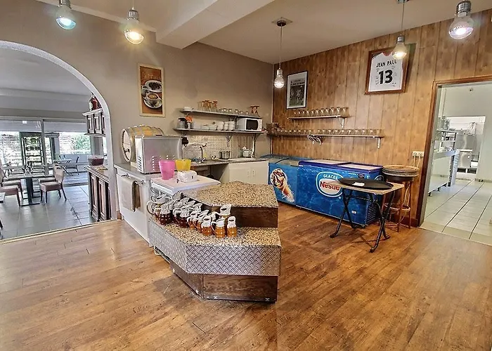 Chez Jean Paul فندق